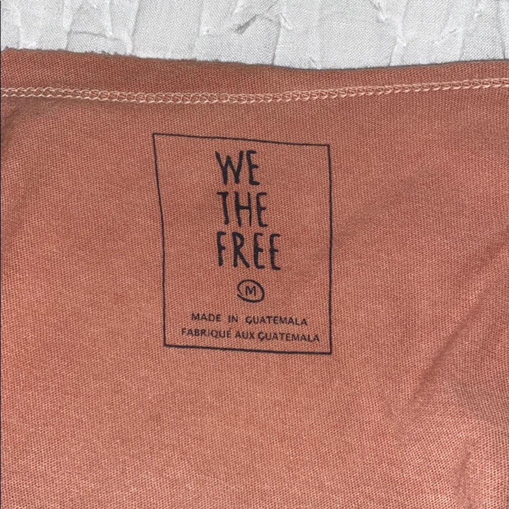 FREE PEOPLE ODYSSEY TEE IN MAUVE - Picture 2 of 4